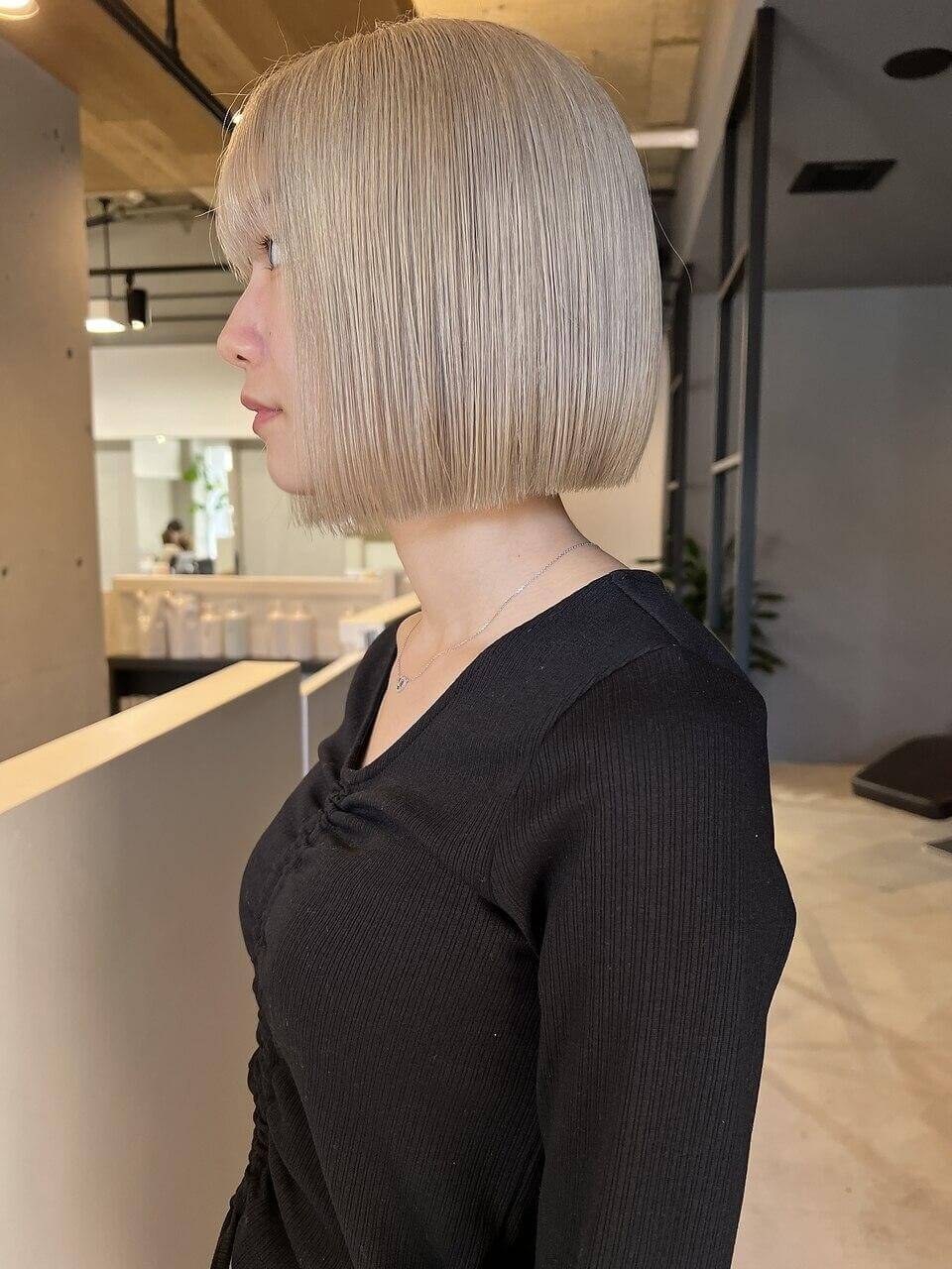 ショートの女性